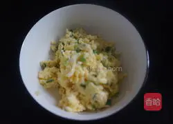 Illustration of how to make tomato scrambled egg rice bowl with rice 6
