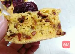 Illustration of how to make cornmeal and red date hair cake 11