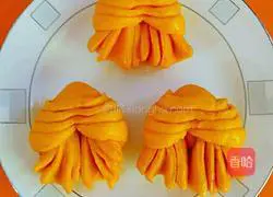 Illustration of how to make pumpkin rolls 12