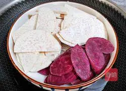 Illustration of how to make taro paste and meat floss cake box 14