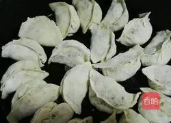 Tianjin pot sticker recipe illustration 3