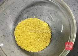 Illustration of how to make red dates and millet porridge 10