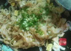 Illustration of how to make fried rice noodles 9