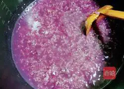 Purple sweet potato and quinoa rice porridge | Illustration of how to strengthen the spleen and stomach 6