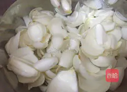 Illustration of how to make mung bean and lily porridge 5