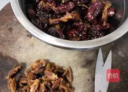 Illustration of how to make red dates and millet porridge 4