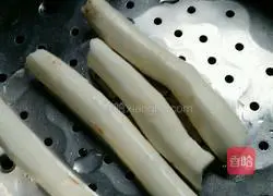 Illustration of how to make yam and cornmeal steamed buns 2