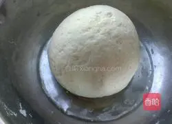 Illustration of how to make double-flavored flower rolls 2