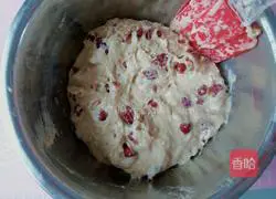 Illustration of how to make brown sugar, jujube and cranberry cake 6