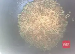 Illustration of braised pea noodles 11