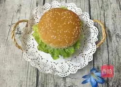Illustration of how to make beef and egg hamburger 16