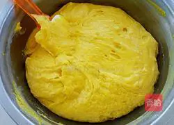 Illustration of how to make red date and pumpkin hair cake 11