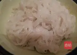 Illustration of how to make fried rice noodles 3