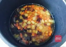 Illustration of how to make bacon braised rice 6