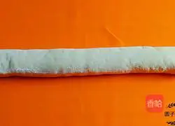 Illustration of how to make two-color flower rolls 11