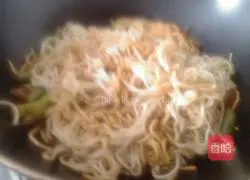 Illustration of how to make lentil braised noodles 12