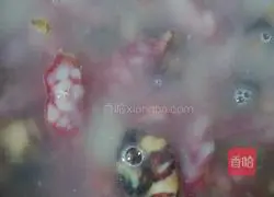 Illustration of how to make cured meat clay pot rice 3