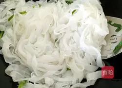 Illustration of how to make dry fried rice noodles 5