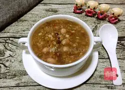 Illustration of making five-grain health porridge 5