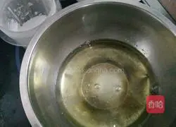 Illustration of how to make strawberry box cake 6