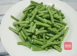 Illustration of how to make braised beans and noodles 1