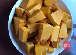 Illustration of how to make pumpkin and bird rice balls 2