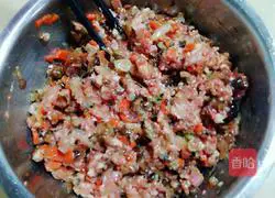 Illustration of how to make spiced mutton box 4