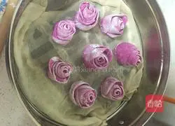 Illustration of how to make rose rolls 6