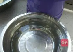 Illustration of how to make celery and meat pot stickers 17