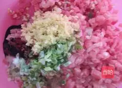 Illustration of how to make pot stickers 1