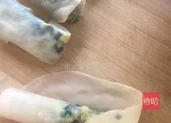 Illustration of how to make leek and egg pot stickers 4