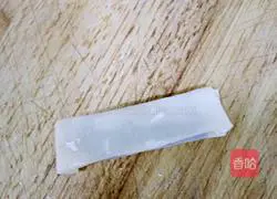 Illustration of how to make homemade spring rolls 4