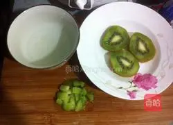 Illustration of how to make kiwi fruit rice balls 2