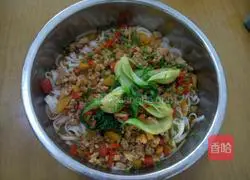 Illustration of how to make minced meat and marinated cold noodles 5