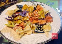 Illustration of how to make Italian butterfly noodles 1