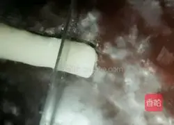 Illustration of how to make green onion rolls 6