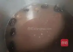 Illustration of how to make eight-treasure porridge 7