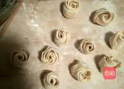 Rose Roll Recipe Illustration 5