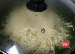 Illustration of how to make braised beans and noodles 8