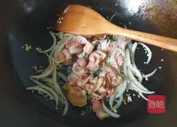 Illustration of how to make cherry tomatoes and bacon pasta 8