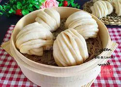 Illustration of how to make salt and pepper rolls 15