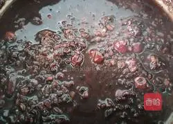 Red dates black Illustration of how to make rice porridge 9