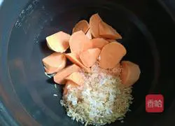 Illustration of how to make stomach-warming sweet potato porridge 4