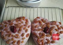 Illustration of how to make love purple sweet potato cake 11