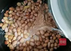 Illustration of how to make rice, brown rice and peanut porridge 7