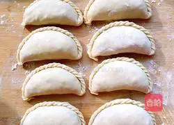 Illustration of how to make leek and egg boxes 9