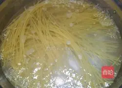 Illustration of how to make scallion oil rice noodles 2