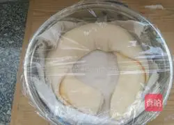 Illustration of how to make red oil flower rolls 9