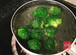 Cantonese Claypot Rice Recipe Illustration 5