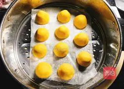 Corn milk Illustration of how to make Xiangwotou 9